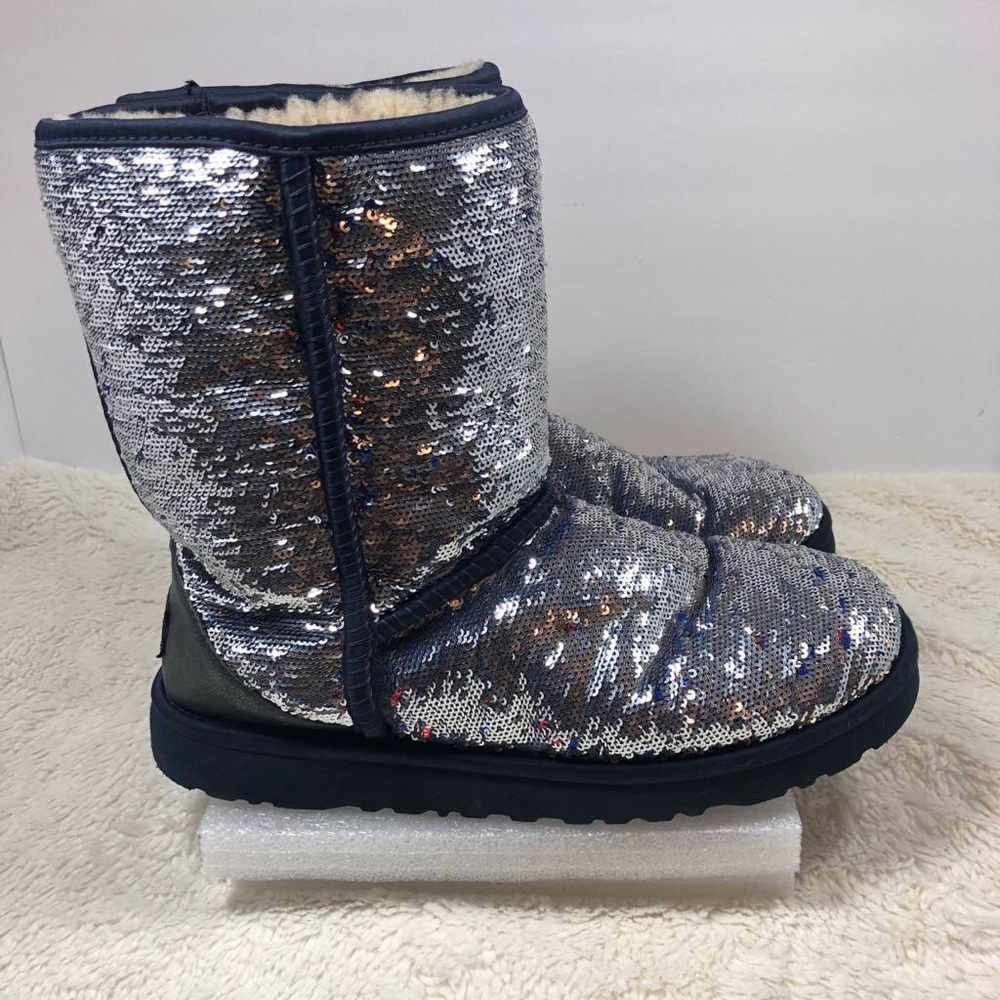 UGG Navy Blue Silver Sequins Size 8 Multicolor